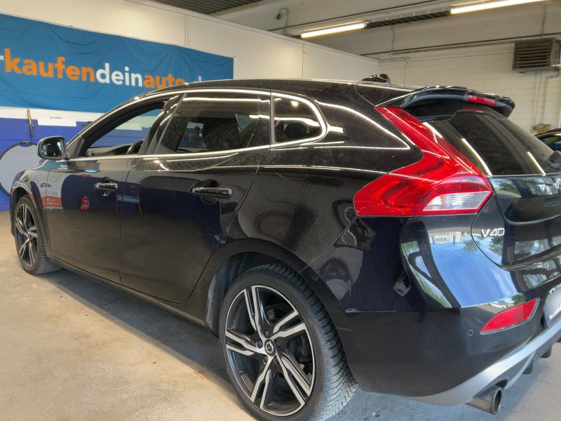 Volvo V40 2.0 T3 R-Design 2018 – снимка 6