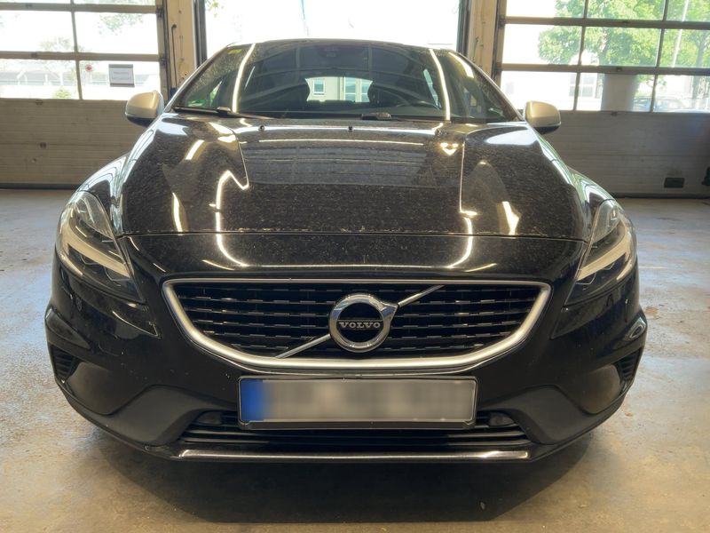 Volvo V40 2.0 T3 R-Design 2018 – снимка 14