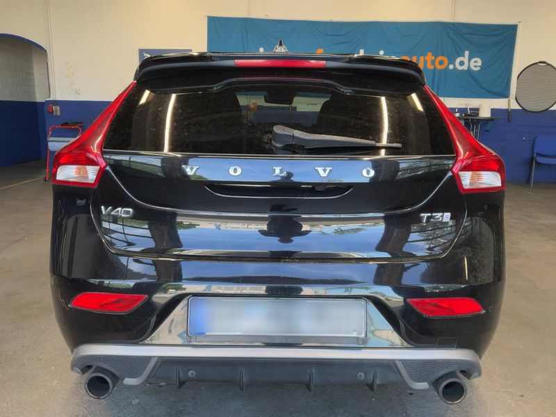 Volvo V40 2.0 T3 R-Design 2018 – снимка 7