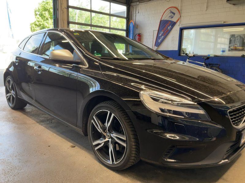 Volvo V40 2.0 T3 R-Design 2018 – снимка 12