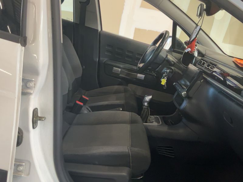 Citroen C3 1.2 PureTech Shine 2018 – снимка 16