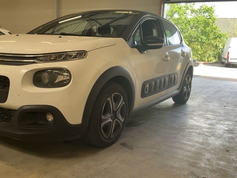 Citroen C3 1.2 PureTech Shine 2018 – снимка 2