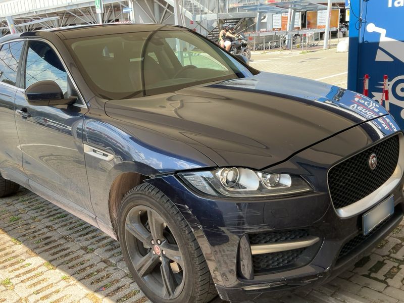 Jaguar F-Pace 20d R-Sport AWD 2018 – снимка 12