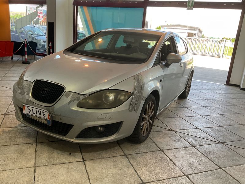 Seat Leon 1.6 TDI Stylance / Style 2010 – снимка 1
