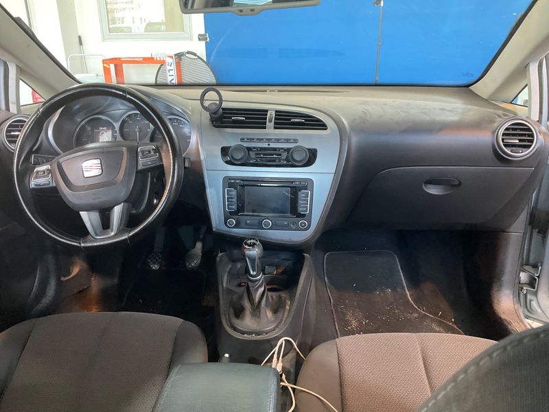 Seat Leon 1.6 TDI Stylance / Style 2010 – снимка на щета