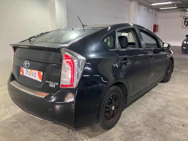 Toyota Prius 1.8 Advance 2013 – снимка 2