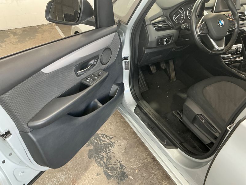 BMW 2er 218i Active Tourer Basis 2015 – снимка 26