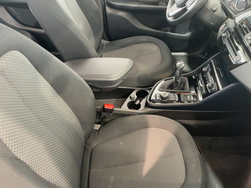 BMW 2er 218i Active Tourer Basis 2015 – снимка 16