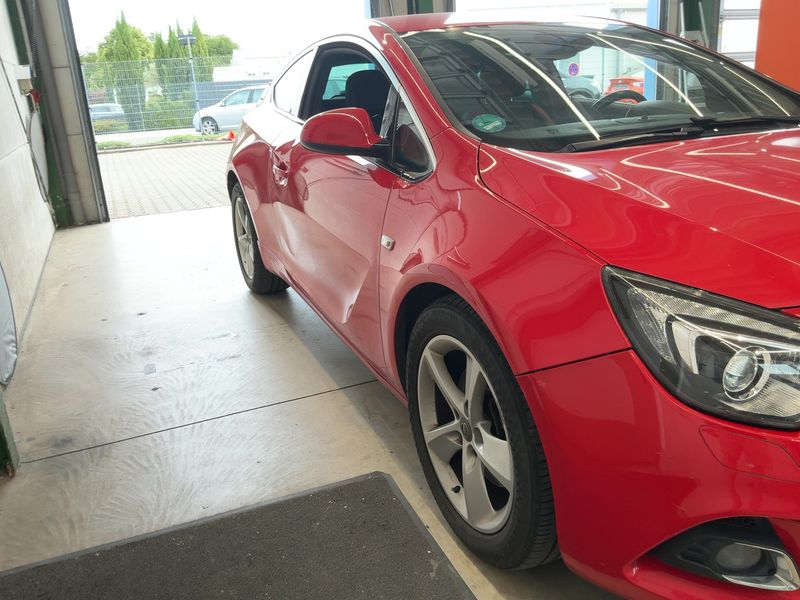 Opel Astra GTC 2.0 CDTI Biturbo BiTurbo 2014 – снимка 12