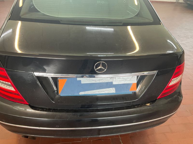 Mercedes-Benz C-Klasse C 180 CGI BlueEfficiency Avantgarde 2011 – снимка 31