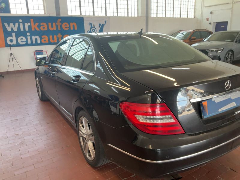 Mercedes-Benz C-Klasse C 180 CGI BlueEfficiency Avantgarde 2011 – снимка 6