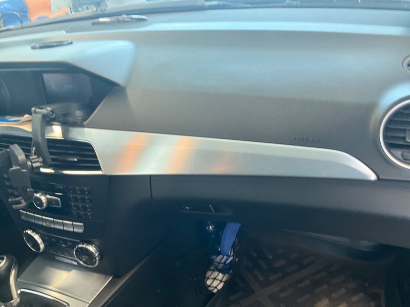 Mercedes-Benz C-Klasse C 180 CGI BlueEfficiency Avantgarde 2011 – снимка 23