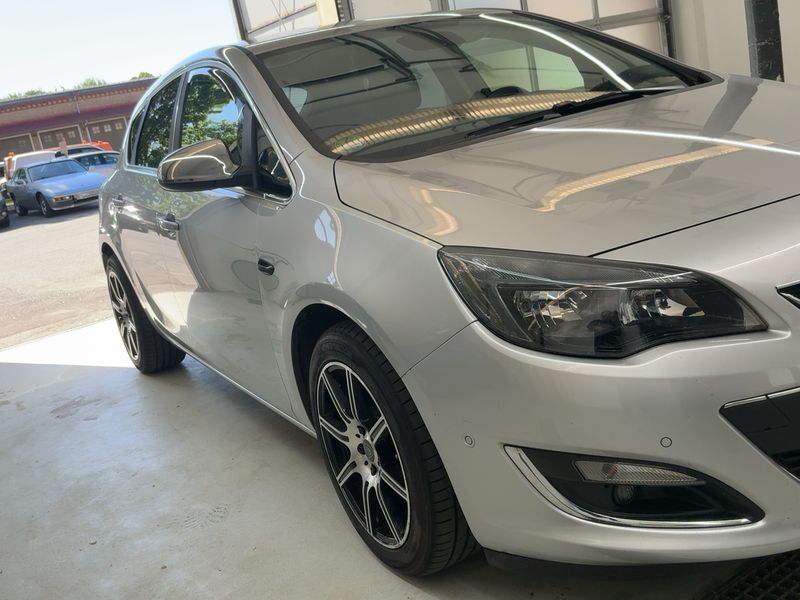 Opel Astra 1.4 Turbo Excellence 2014 – снимка 12