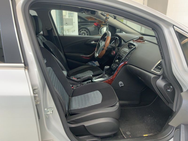 Opel Astra 1.4 Turbo Excellence 2014 – снимка 17
