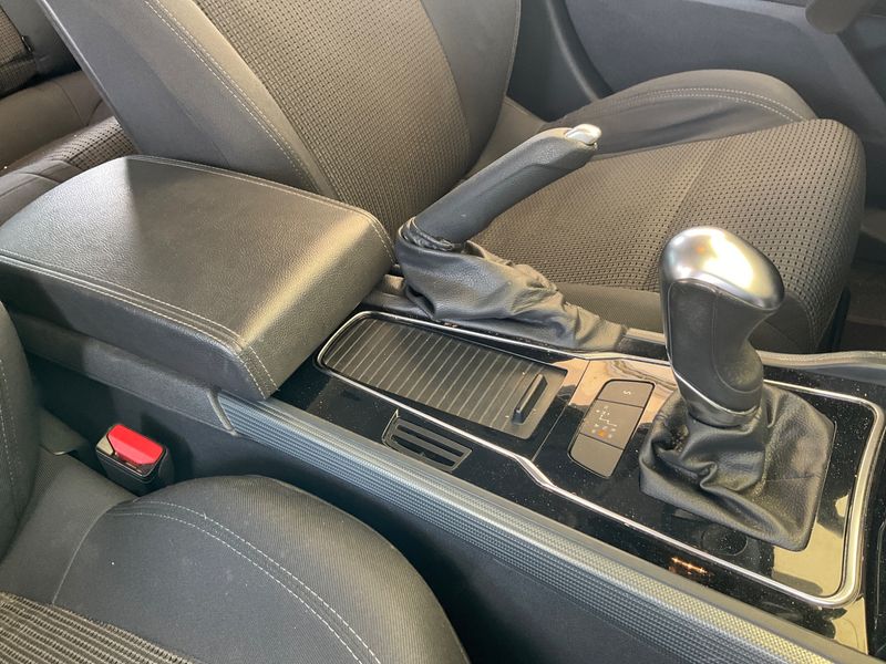 Peugeot 508 1.6 HDi Active 2011 – снимка 24