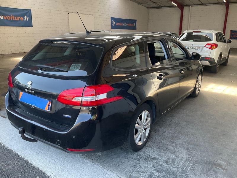 Peugeot 308 1.6 Blue-HDi Active Business 2015 – снимка 2