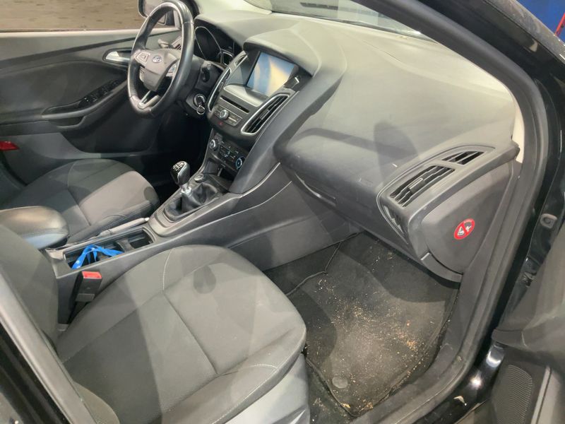 Ford Focus 1.5 TDCi Trend 2015 – снимка 17