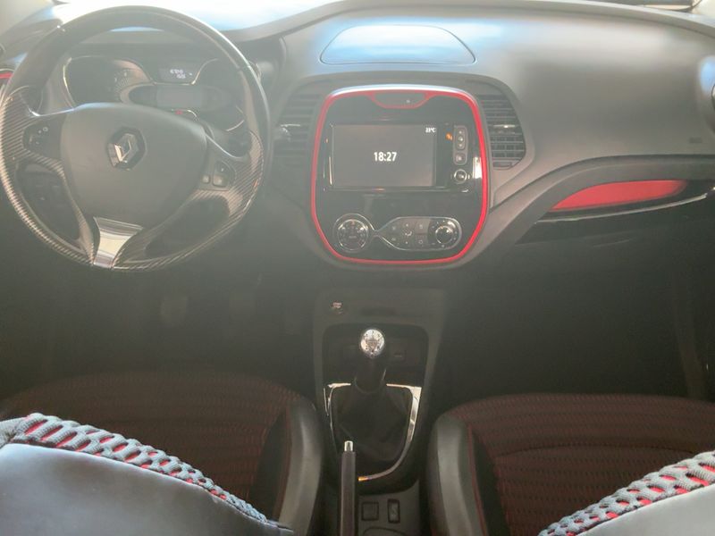 Renault Captur 1.5 dCi Energy Helly Hansen 2014 – снимка 18