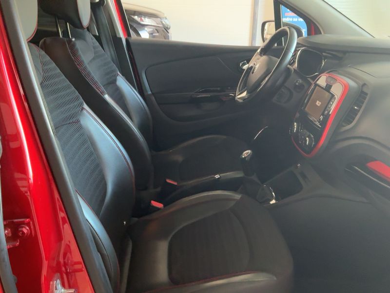 Renault Captur 1.5 dCi Energy Helly Hansen 2014 – снимка 17