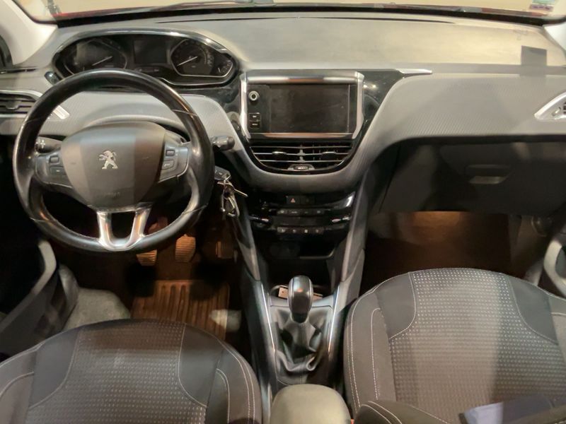 Peugeot 208 1.2 VTi Allure 2017 – снимка 17