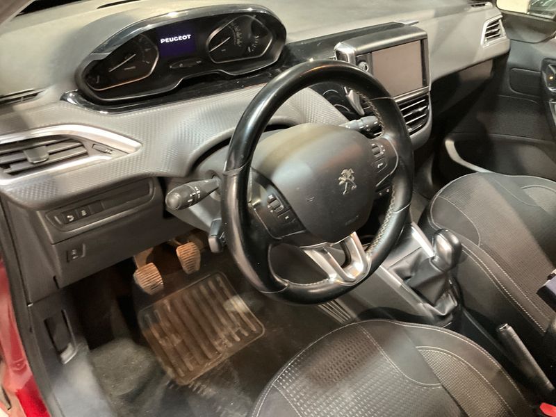 Peugeot 208 1.2 VTi Allure 2017 – снимка 24