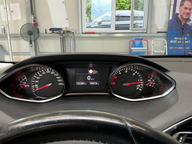 Peugeot 308 1.5 Blue-HDi Active Business 2018 – снимка 18