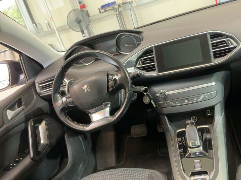 Peugeot 308 1.5 Blue-HDi Active Business 2018 – снимка 17