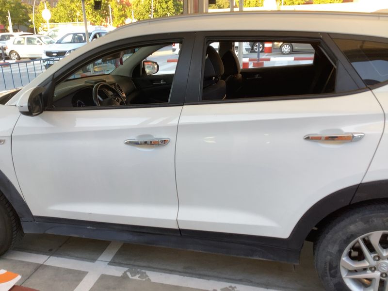 Hyundai Tucson 1.7 CRDi Essence BlueDrive 2WD 2016 – снимка 4