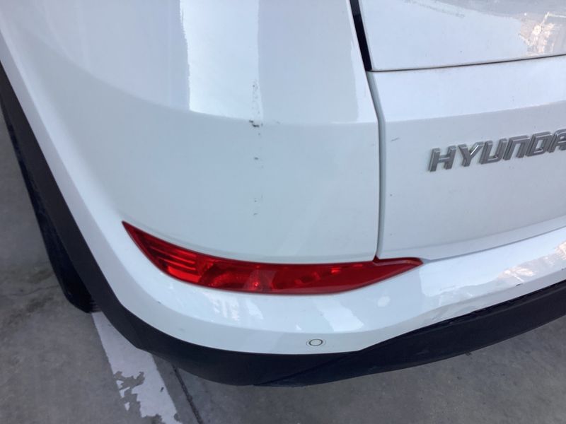 Hyundai Tucson 1.7 CRDi Essence BlueDrive 2WD 2016 – снимка 25