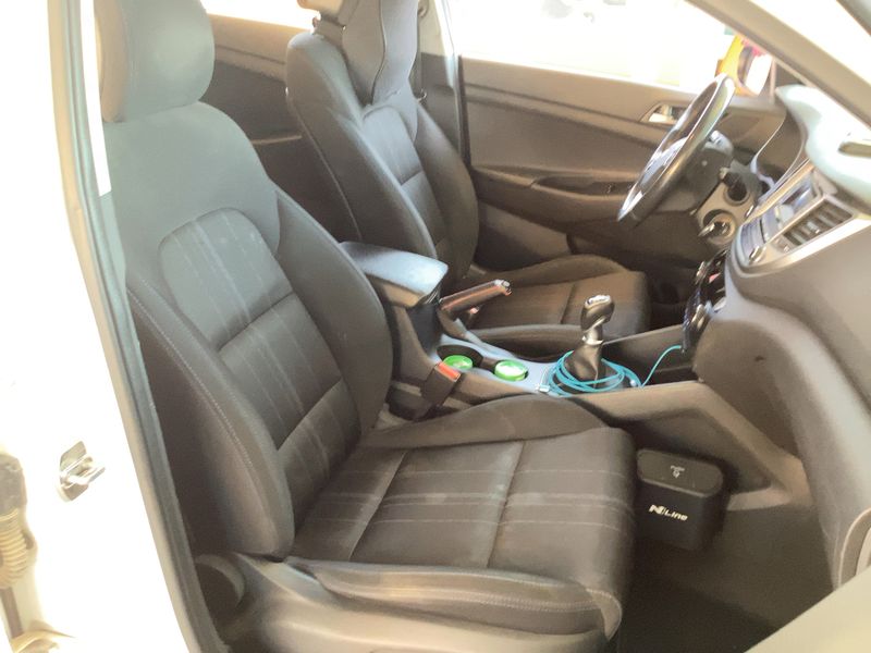 Hyundai Tucson 1.7 CRDi Essence BlueDrive 2WD 2016 – снимка 16