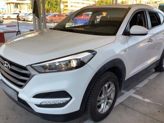Hyundai Tucson 1.7 CRDi Essence BlueDrive 2WD 2016 – снимка 2