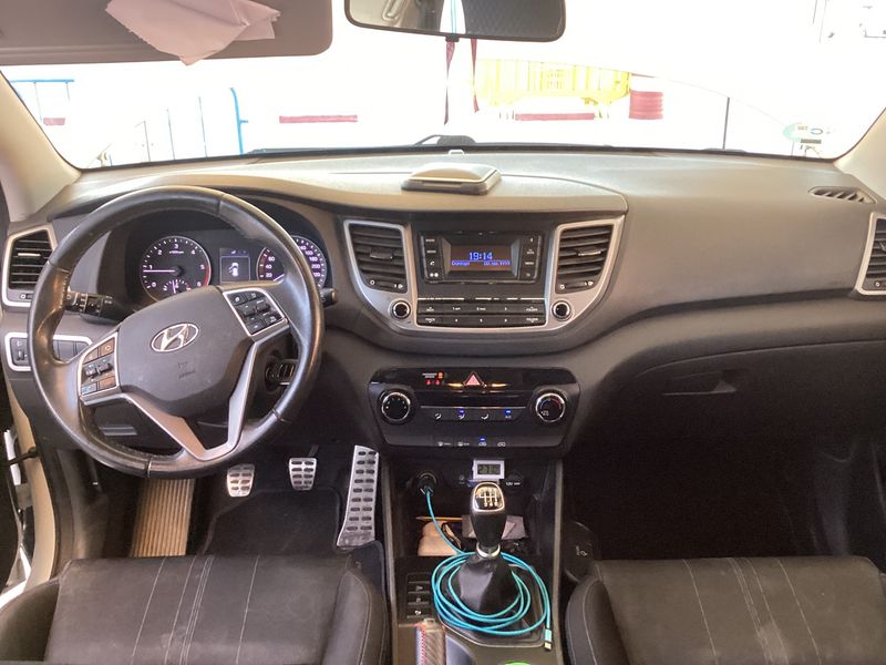 Hyundai Tucson 1.7 CRDi Essence BlueDrive 2WD 2016 – снимка 17
