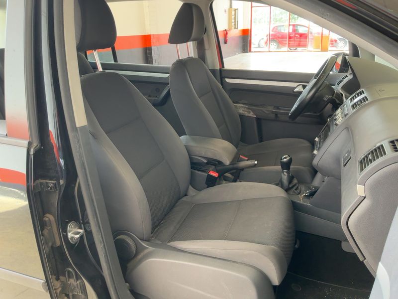 Volkswagen Touran 1.6 TDI Edition 2012 – снимка 11
