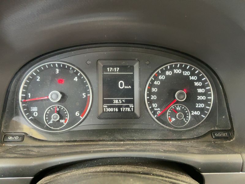 Volkswagen Touran 1.6 TDI Edition 2012 – снимка 13