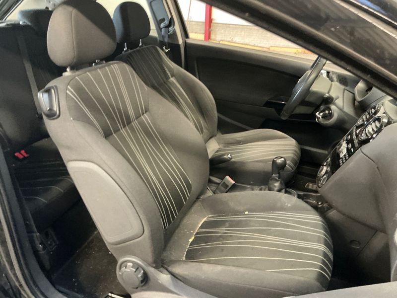 Opel Corsa 1.3 CDTI Edition "111 Jahre" 2011 – снимка 3