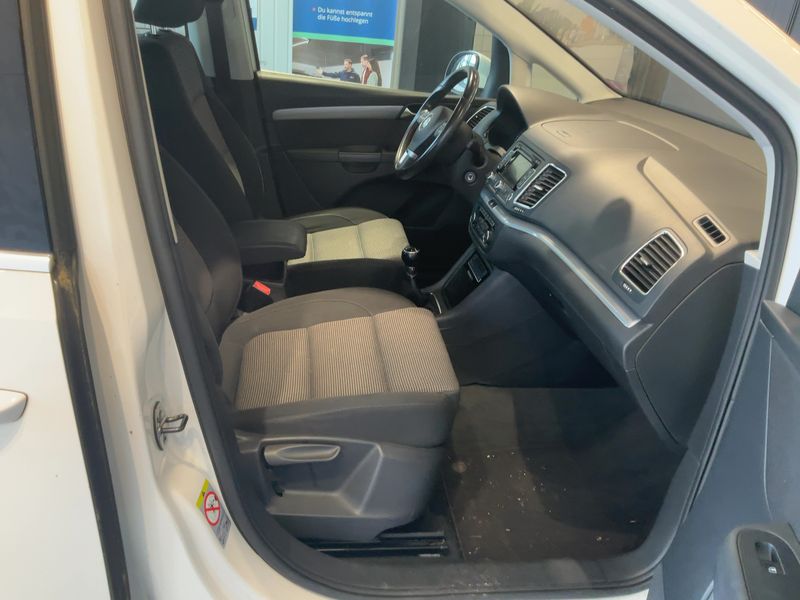 Volkswagen Sharan 2.0 TDI Comfortline BlueMotion Tech 2011 – снимка 16