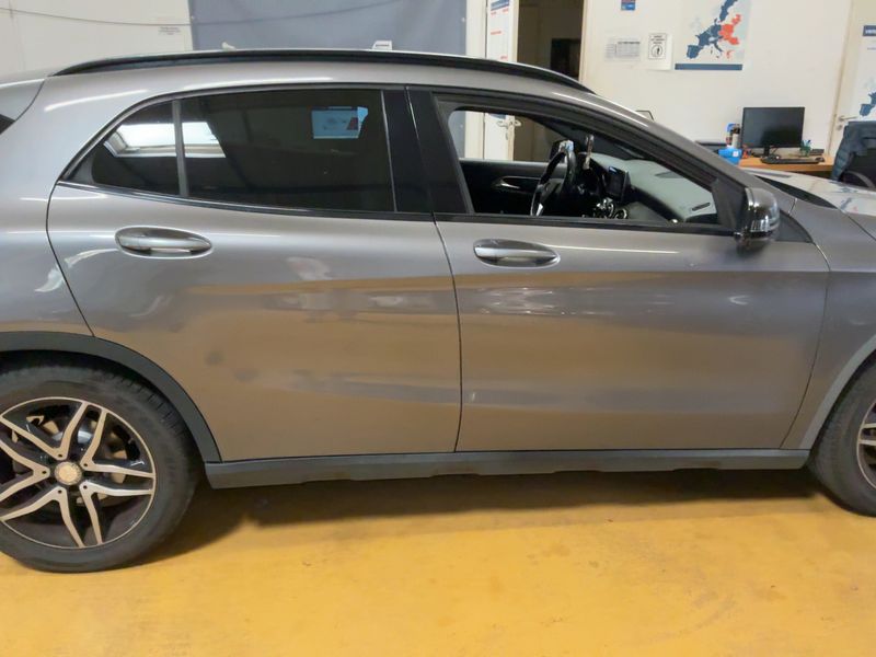 Mercedes-Benz GLA-Klasse GLA 220 d 4Matic 2014 – снимка 10