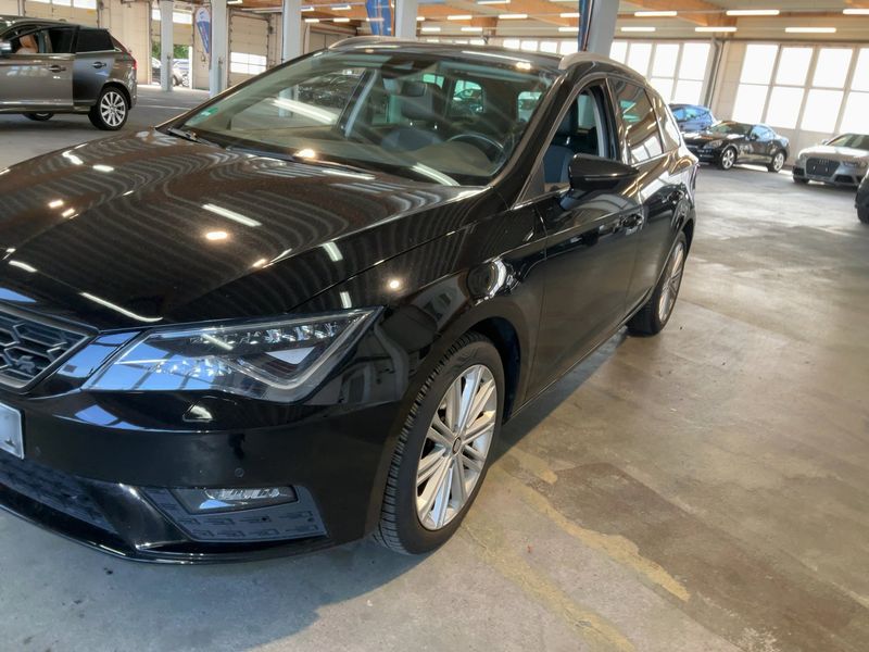 Seat Leon 2.0 TDI Xcellence 2019 – снимка 2