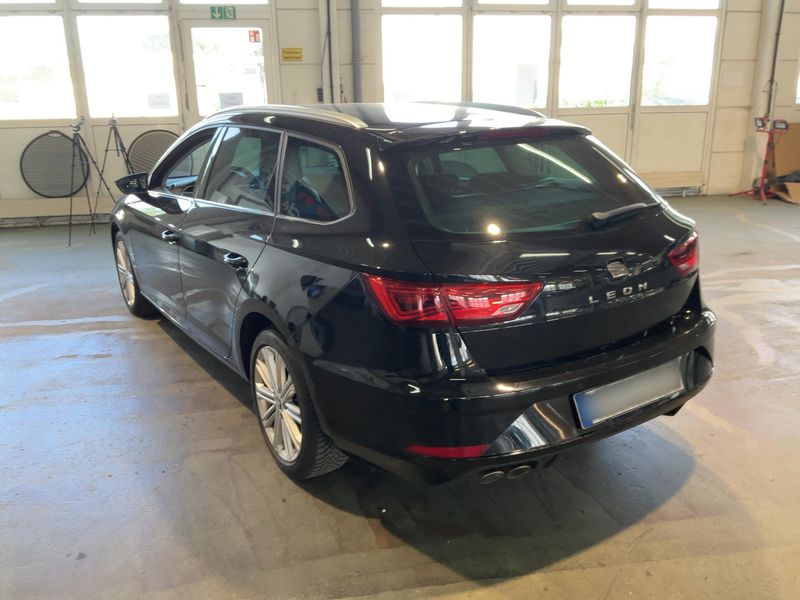 Seat Leon 2.0 TDI Xcellence 2019 – снимка 6