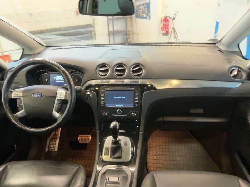 Ford S-Max 2.2 TDCi Titanium 2014 – снимка 18