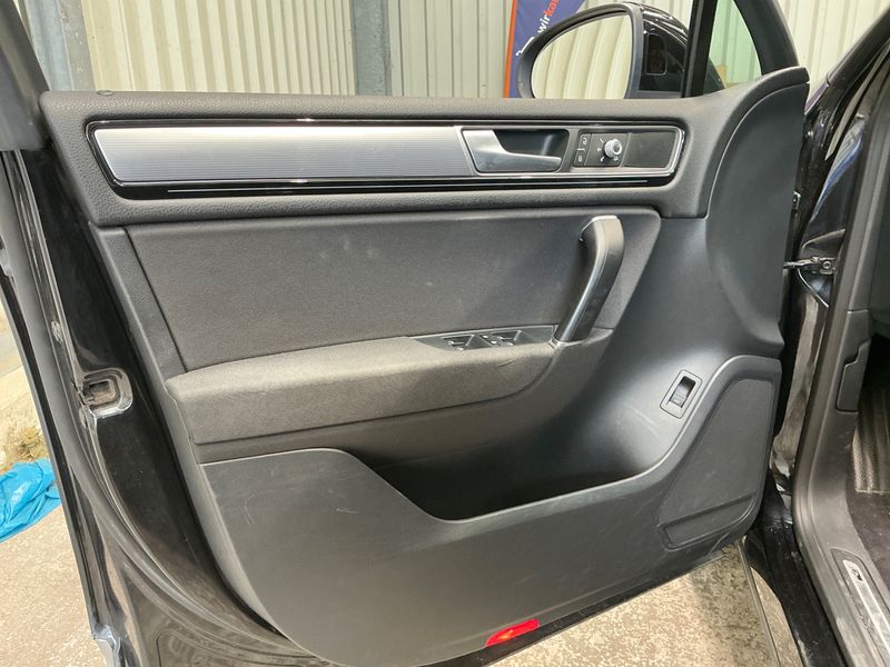 Volkswagen Touareg 3.0 V6 TDI Terrain Tech BlueMotion Tech 2015 – снимка 30