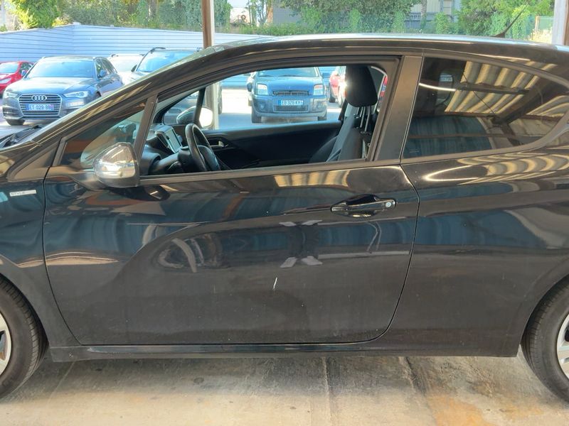 Peugeot 208 1.2 e-VTi Style 2018 – снимка 4