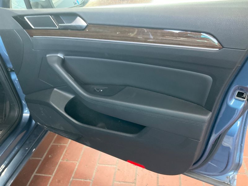 Volkswagen Passat 2.0 TDI Highline BlueMotion Tech 2016 – снимка 37