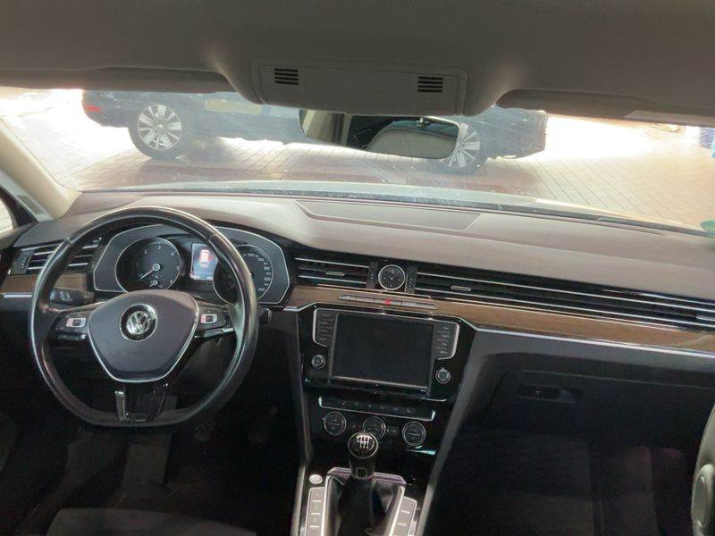Volkswagen Passat 2.0 TDI Highline BlueMotion Tech 2016 – снимка 18