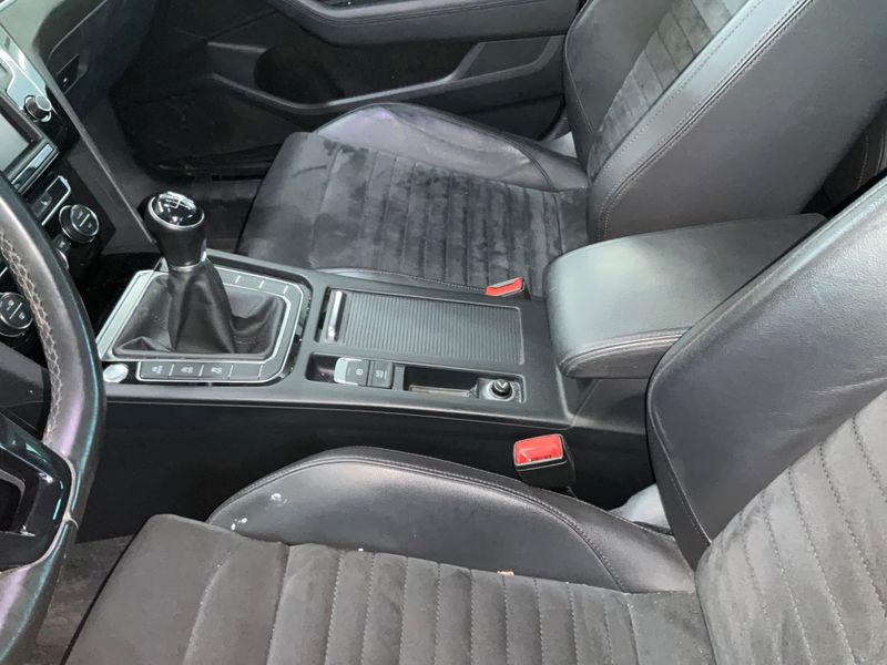 Volkswagen Passat 2.0 TDI Highline BlueMotion Tech 2016 – снимка 35