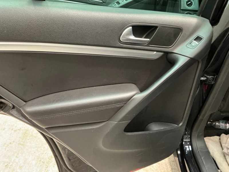 Volkswagen Tiguan 2.0 TDI Sport & Style 4Motion 2014 – снимка 25