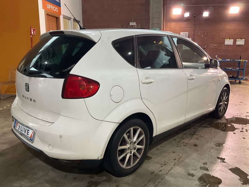 Seat Altea 1.6 TDI Stylance / Style 2011 – снимка 2