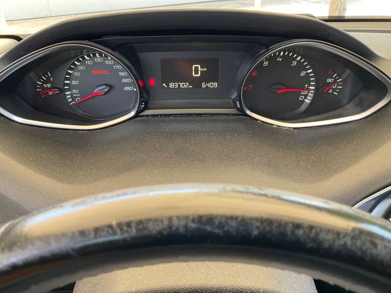 Peugeot 308 1.2 e-THP Active 2014 – снимка 4