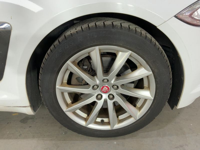 Jaguar XF 2.2 D 2014 – снимка 11
