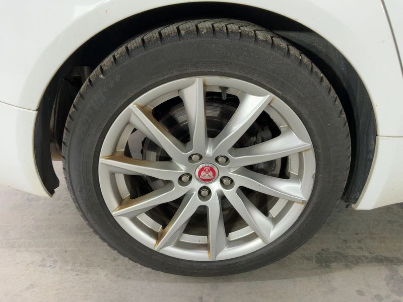 Jaguar XF 2.2 D 2014 – снимка 9